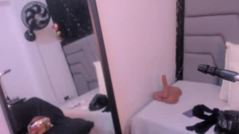 Snapshot of angie_will chatting on October 9, 2025, 8:07 pm A N G I E. online show from October 9, 2025, 8:07 pm