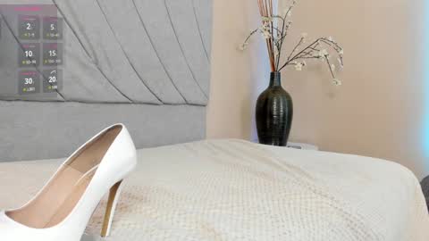 Snapshot of angieebaezz chatting on December 15, 2024, 3:20 pm Angie online show from December 15, 2024, 3:20 pm