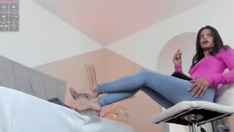 Snapshot of angieebaezz chatting on January 23, 2025, 12:52 pm Angie online show from January 23, 2025, 12:52 pm