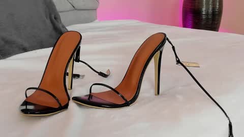 Snapshot of angieebaezz chatting on February 26, 2025, 3:52 pm Angie online show from February 26, 2025, 3:52 pm