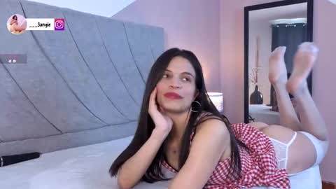 Snapshot of angieebaezz chatting on November 21, 2025, 1:43 pm Angie online show from November 21, 2025, 1:43 pm