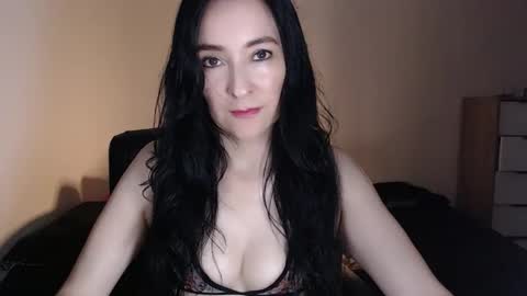 VALENTINA online show from October 26, 2025, 1:55 am