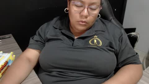 Snapshot of angy_ro12 chatting on February 13, 2025, 9:30 am angy online show from February 13, 2025, 9:30 am