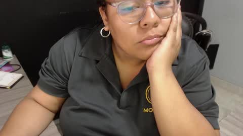 Snapshot of angy_ro12 chatting on February 16, 2025, 10:43 am angy online show from February 16, 2025, 10:43 am