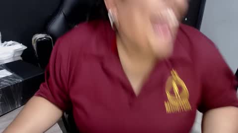 Snapshot of angy_ro12 chatting on February 21, 2025, 8:16 pm angy online show from February 21, 2025, 8:16 pm