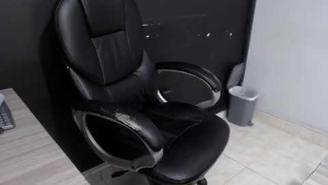 Snapshot of angy_ro12 chatting on October 31, 2025, 1:56 pm angy online show from October 31, 2025, 1:56 pm