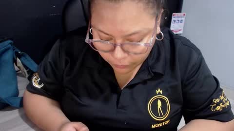 Snapshot of angy_ro12 chatting on November 10, 2025, 8:52 pm angy online show from November 10, 2025, 8:52 pm