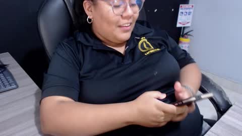 Snapshot of angy_ro12 chatting on November 24, 2025, 8:52 pm angy online show from November 24, 2025, 8:52 pm