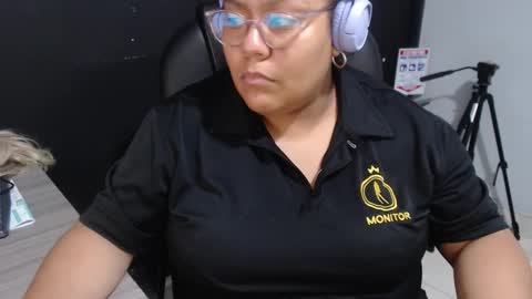 Snapshot of angy_ro12 chatting on November 27, 2025, 8:55 pm angy online show from November 27, 2025, 8:55 pm