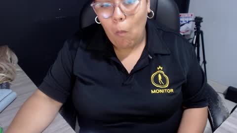 Snapshot of angy_ro12 chatting on December 4, 2025, 9:12 pm angy online show from December 4, 2025, 9:12 pm