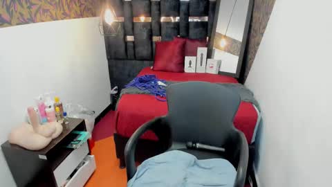 Anhell online show from October 8, 2025, 10:18 pm