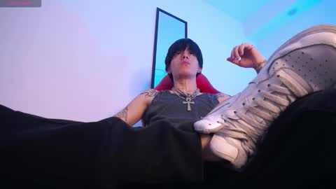 anhonymus online show from December 5, 2025, 5:27 am