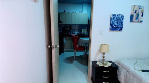 Snapshot of anielli69 chatting on November 20, 2025, 1:28 am laura online show from November 20, 2025, 1:28 am