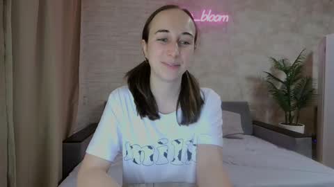 Snapshot of anikabloom chatting on January 22, 2025, 2:04 am anikabloom online show from January 22, 2025, 2:04 am