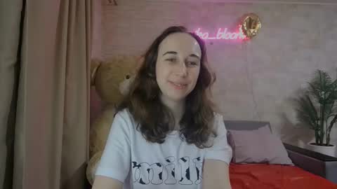 Snapshot of anikabloom chatting on March 6, 2025, 11:42 pm anikabloom online show from March 6, 2025, 11:42 pm