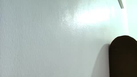 ana independent model online show from October 25, 2025, 8:33 am