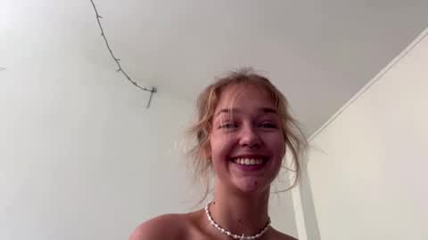 Snapshot of anita__hills chatting on December 25, 2024, 4:22 am anita__hills online show from December 25, 2024, 4:22 am