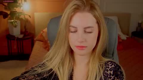 Snapshot of anita_blairr chatting on October 1, 2025, 1:22 am Anita online show from October 1, 2025, 1:22 am