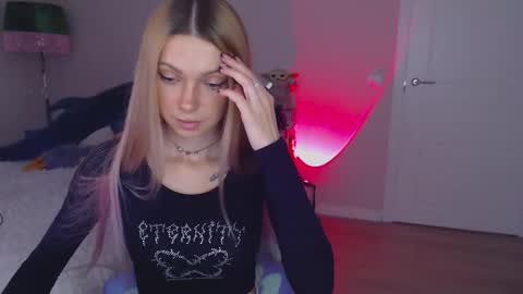 Snapshot of anita_moon_ chatting on October 7, 2025, 10:51 pm anita_moon_ online show from October 7, 2025, 10:51 pm
