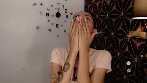 Snapshot of anitaguen chatting on December 6, 2024, 6:59 am anita online show from December 6, 2024, 6:59 am