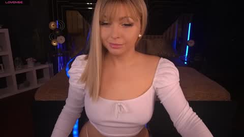 Snapshot of anitalevanta chatting on February 5, 2025, 3:20 pm Anita online show from February 5, 2025, 3:20 pm