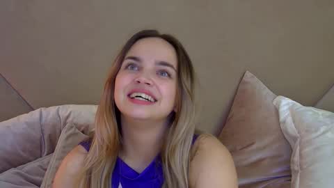 Snapshot of anitaventure chatting on October 9, 2025, 4:49 pm AnitaVenture online show from October 9, 2025, 4:49 pm