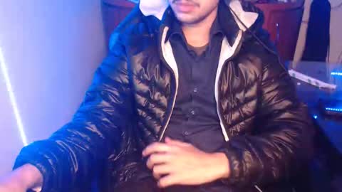 anjonoturno01 online show from October 6, 2025, 3:04 am