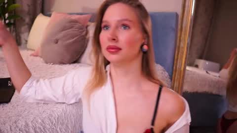 Snapshot of ann__levine chatting on September 11, 2025, 2:28 pm Ann online show from September 11, 2025, 2:28 pm