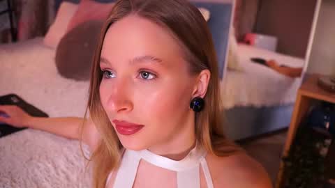 Snapshot of ann__levine chatting on September 28, 2025, 2:55 pm Ann online show from September 28, 2025, 2:55 pm