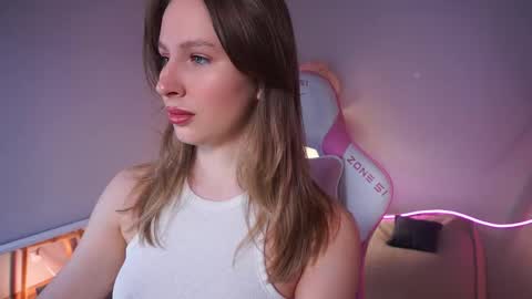 Snapshot of ann__levine chatting on November 16, 2025, 2:11 pm Ann online show from November 16, 2025, 2:11 pm