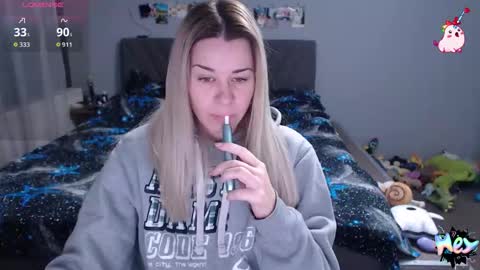 Anadirectgirl online show from November 24, 2025, 9:42 am