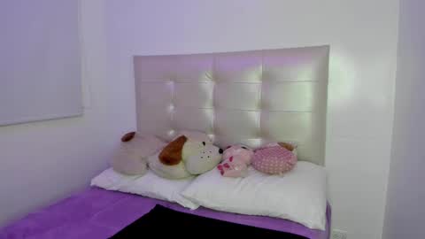 Snapshot of anna_blade_ chatting on September 12, 2025, 2:28 pm ANNA online show from September 12, 2025, 2:28 pm