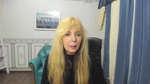 Anna Ditrih online show from March 7, 2025, 1:18 pm