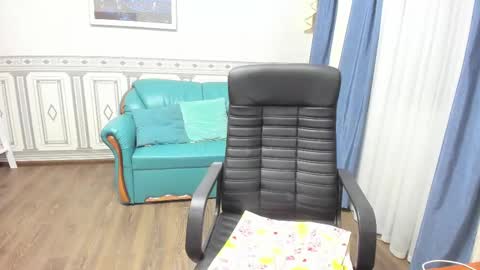 Anna Ditrih online show from March 12, 2025, 3:51 pm