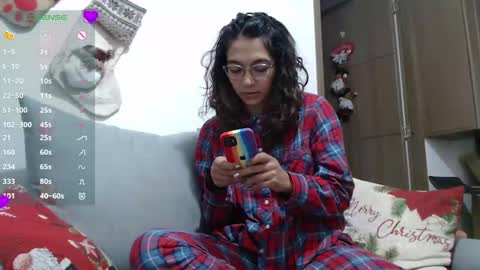 Snapshot of anna_dlove_cam chatting on December 24, 2024, 10:44 am Anna online show from December 24, 2024, 10:44 am