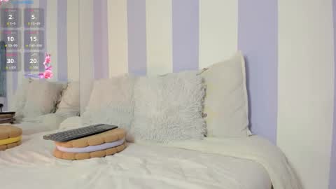 Ana Lucia online show from December 2, 2025, 4:07 am