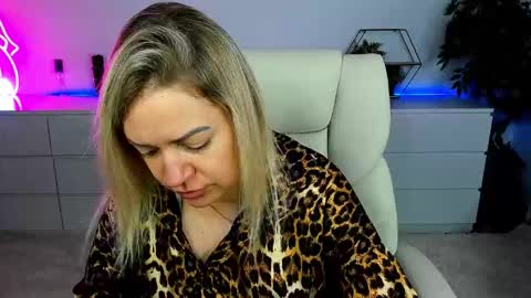 anna_snow9 online show from October 24, 2025, 5:48 am