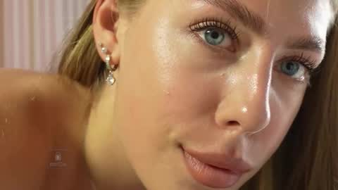 Anna  fansly anna sssweety online show from November 9, 2025, 6:01 am