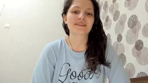 annaahcharm online show from January 7, 2025, 9:18 am