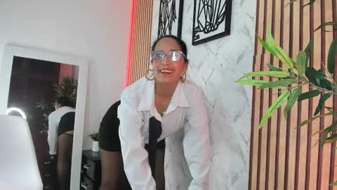 Annaarela online show from October 6, 2025, 11:29 am