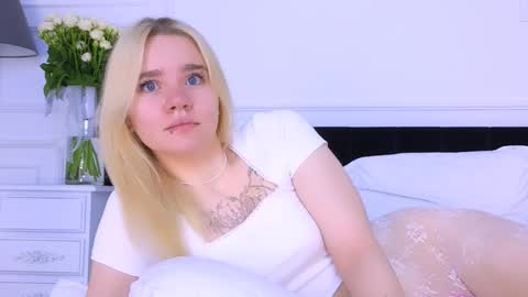 AnnaBelle online show from October 5, 2025, 2:21 am