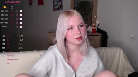 Snapshot of annamilky chatting on October 2, 2025, 7:10 pm annamilky online show from October 2, 2025, 7:10 pm