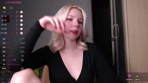 Snapshot of annamilky chatting on October 13, 2025, 12:27 pm annamilky online show from October 13, 2025, 12:27 pm