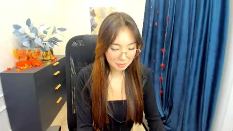 Snapshot of annareyli chatting on November 2, 2025, 11:45 am Anna online show from November 2, 2025, 11:45 am