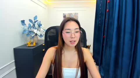 Snapshot of annareyli chatting on November 27, 2025, 11:34 am Anna online show from November 27, 2025, 11:34 am