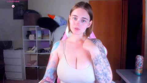 Snapshot of annaroading chatting on October 21, 2025, 7:47 pm AnnaRoading online show from October 21, 2025, 7:47 pm