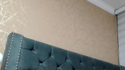       online show from September 19, 2025, 12:45 am