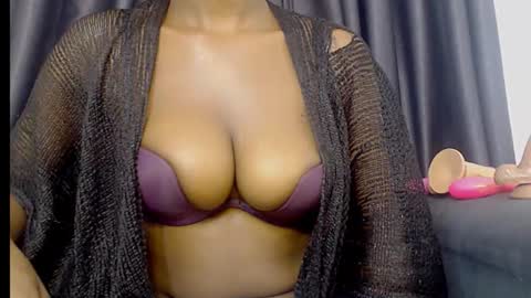 Snapshot of anne_xxxx chatting on October 11, 2025, 9:35 pm ann online show from October 11, 2025, 9:35 pm
