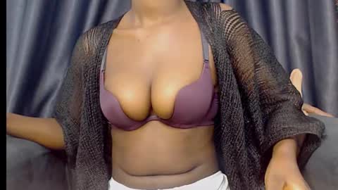 Snapshot of anne_xxxx chatting on October 19, 2025, 8:31 pm ann online show from October 19, 2025, 8:31 pm