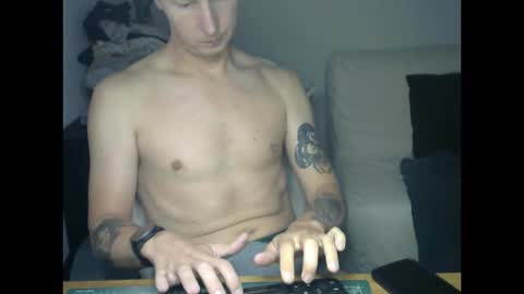 Snapshot of annecylake chatting on September 27, 2025, 11:37 am annecylake online show from September 27, 2025, 11:37 am